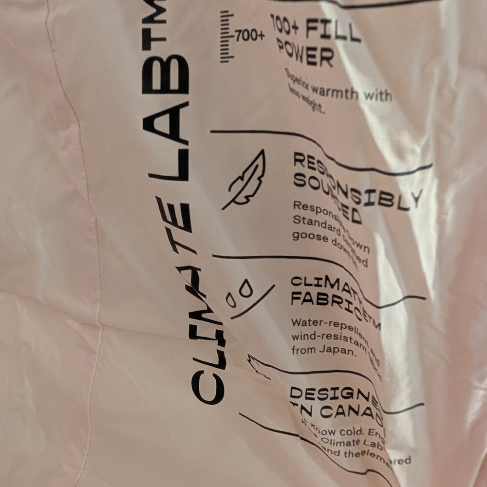 BNWT Aritzia Supersnug Puff, Long, Mochi Pink, Medium - Picture 4 of 6